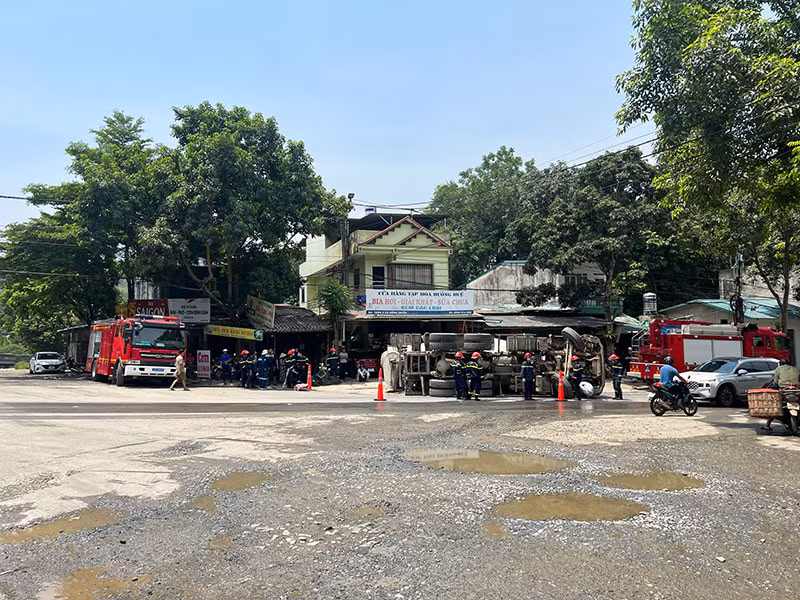 Tai nạn giao thông nghiêm trọng khiến 3 người thương vong -0