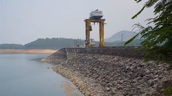 Bàn giải pháp để không còn cắt điện, mất điện giữa mùa nóng