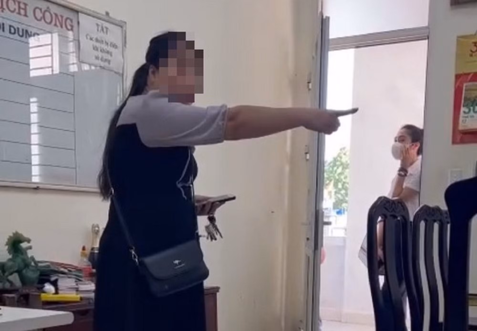 Chuyên viên Sở Nội vụ Hải Phòng tự xưng “Phó Chủ tịch quận” làm náo loạn trụ sở phường -0