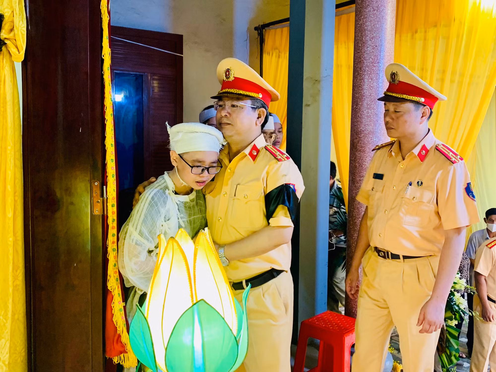 Tiếc thương Thiếu tá Lương Thanh Tuấn, người chiến sĩ CSGT Công an Hà Nam hy sinh trong khi làm nhiệm vụ -0