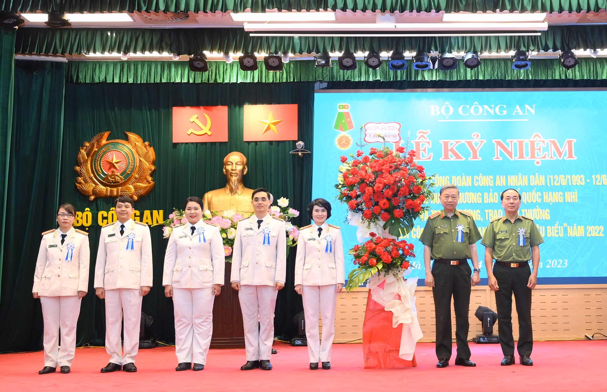 Công đoàn CAND kỷ niệm 30 năm Ngày thành lập và đón nhận Huân chương Bảo vệ Tổ quốc hạng Nhì -0