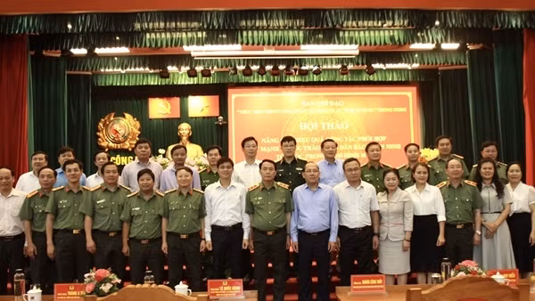 Đẩy mạnh phong trào toàn dân bảo vệ an ninh Tổ quốc trong tình hình mới