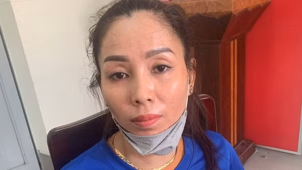 Tóm nhóm nam, nữ “thủ” súng bán ma túy