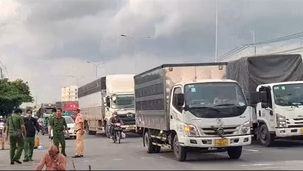 Ba vụ tai nạn chết người chỉ trong nửa tháng tại "điểm đen" nút giao cổng 11