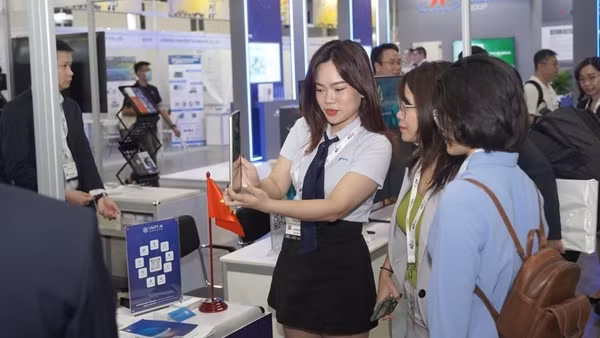 Công nghệ sinh trắc học khuôn mặt VNPT Face ID gây ấn tượng tại Asia Tech X Singapore 2023