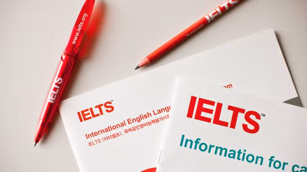 Thí sinh có chứng chỉ IELTS cấp sau ngày 10/9/2022 được miễn thi ngoại ngữ