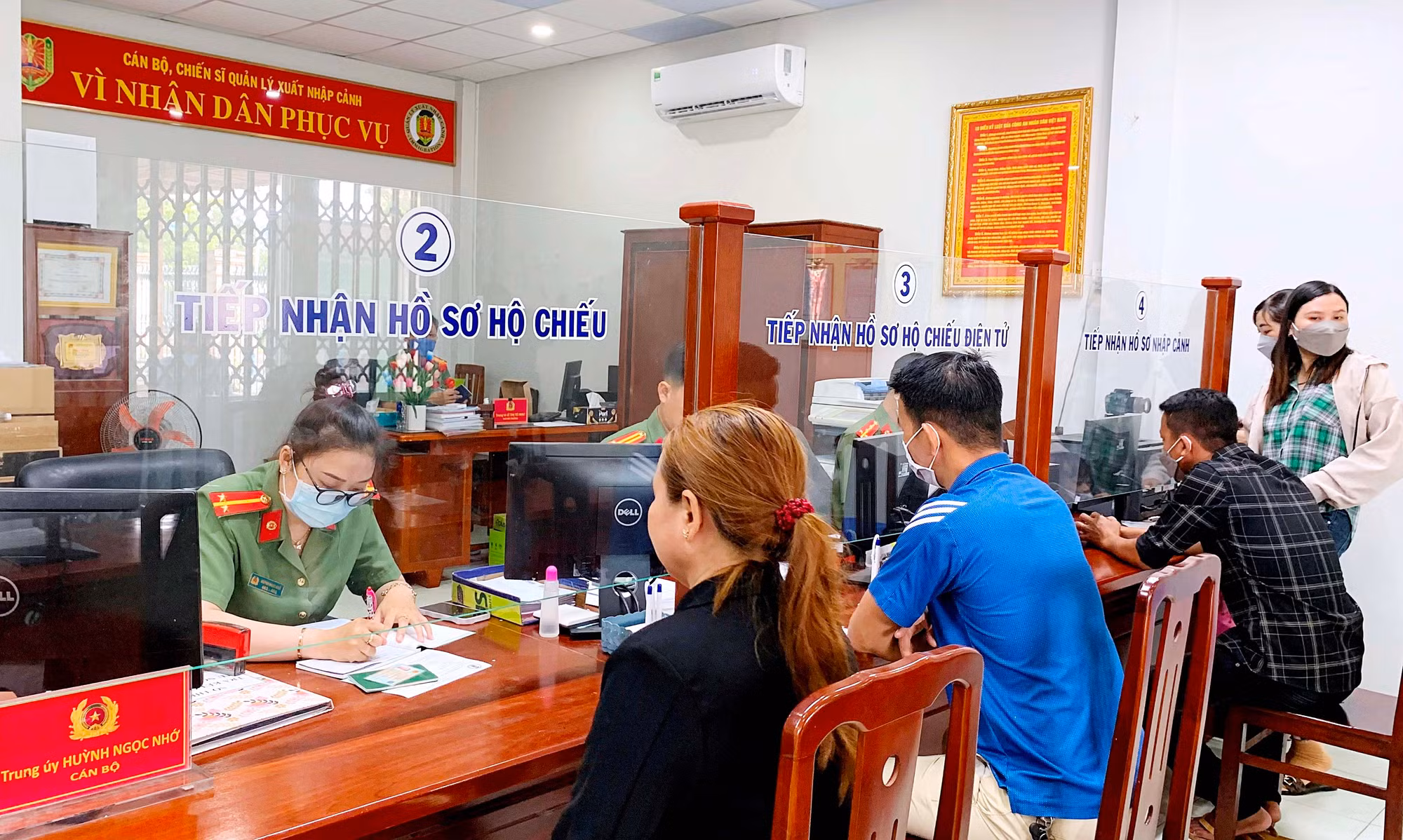 Dịch vụ công trực tuyến và bưu chính công ích, bước tiến chuyển đổi số -0