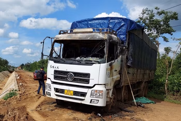 Lời kể của tài xế hai lần thoát chết kỳ diệu trước nhóm đối tượng gây rối ANTT ở Đắk Lắk -0