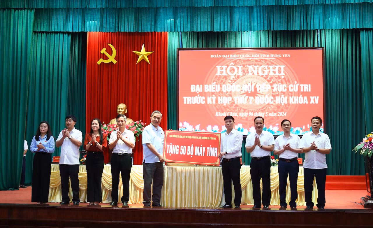 Bộ trưởng Tô Lâm tiếp xúc cử tri trước Kỳ họp thứ 7 Quốc hội khóa XV tại huyện Khoái Châu, tỉnh Hưng Yên -0