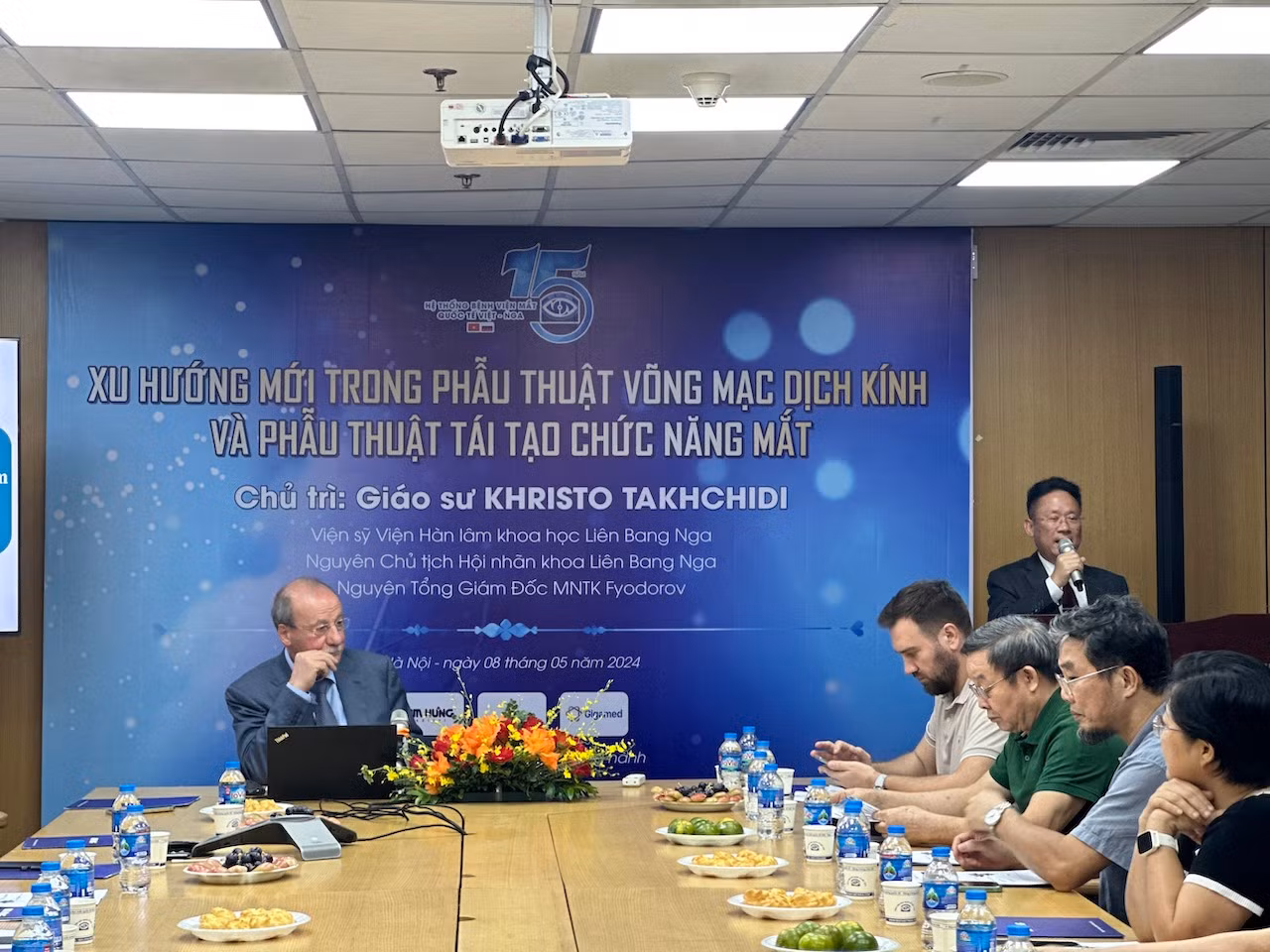 Ứng dụng phẫu thuật võng mạc dịch kính, giảm mù loà cho người bệnh -0