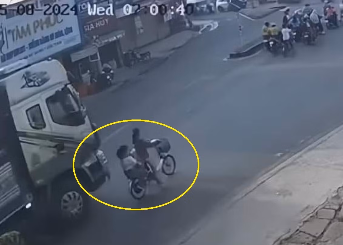 Tai nạn thương tâm khiến bé gái học lớp 2 tử vong -0