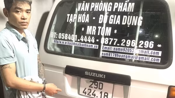 Thuê người tạt sơn 6 xe ô tô nhằm ép&nbsp;phải gửi vào bãi