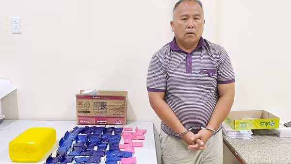 Gần 11 nghìn viên ma túy đóng trong can nhựa "xách tay" về Việt Nam