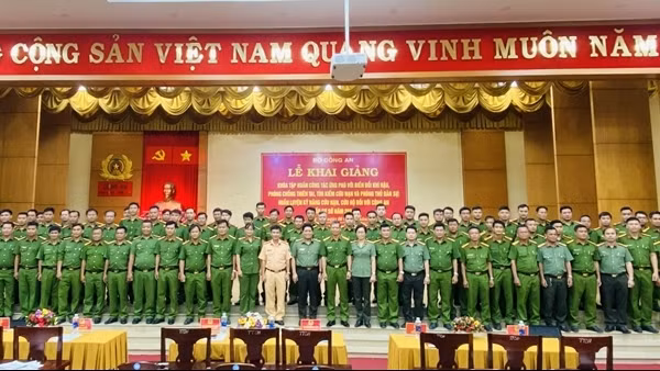 Tập huấn công tác ứng phó với biến đổi khí hậu, phòng, chống thiên tai