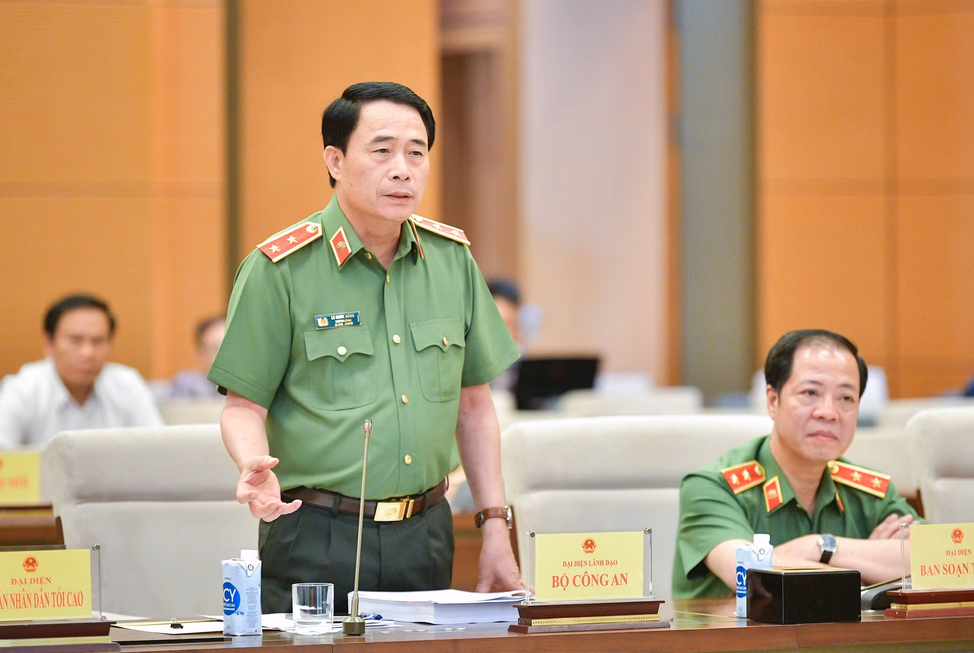 Bộ trưởng Bộ Công an quyết định áp dụng biện pháp cảnh vệ trong trường hợp cấp thiết là phù hợp -0