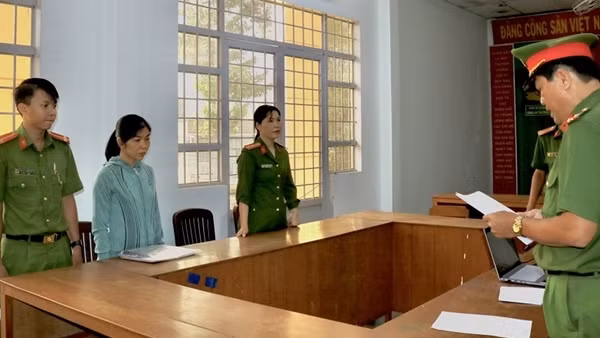 Bắt tạm giam nguyên Kế toán trưởng Trung tâm Y tế ở An Giang