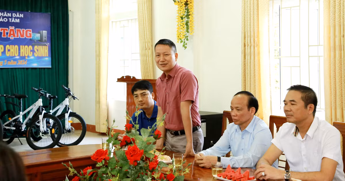 Báo CAND mang yêu thương đến với Trường Tiểu học Sơn Lâm -0