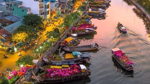 Lễ hội Sông nước tái hiện những chuyến tàu huyền thoại