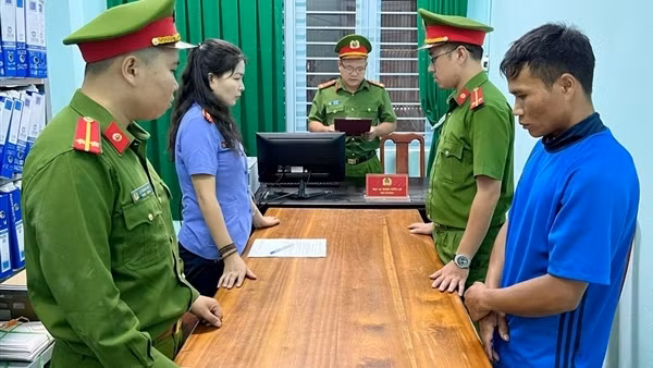 Bắt kẻ hiếp dâm bé gái dẫn đến mang thai