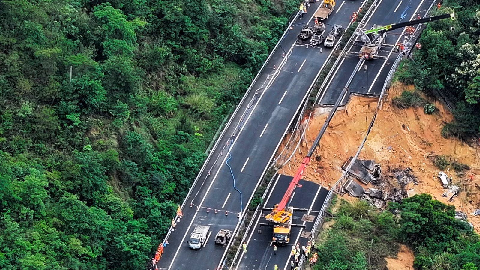 Thủ tướng Chính phủ gửi điện chia buồn vụ sạt đường cao tốc ở Trung Quốc -0