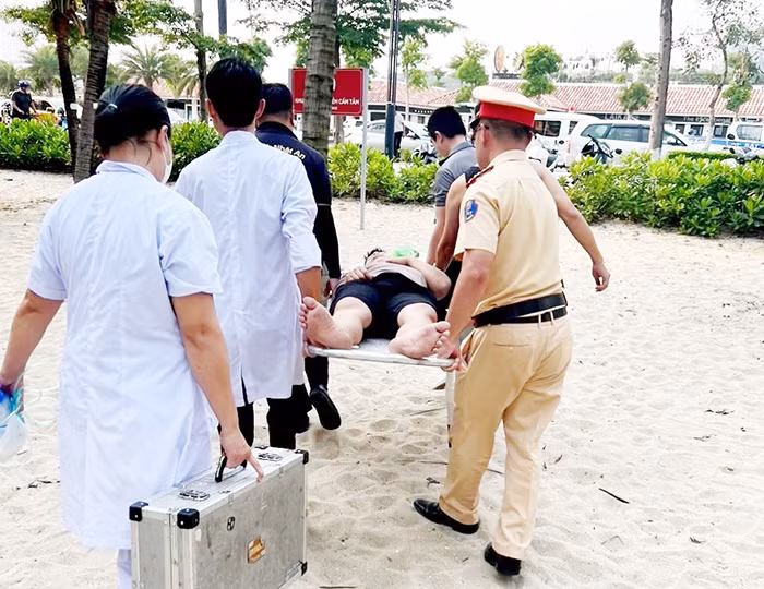 Cảnh sát giao thông “đội nắng”, ''bám đường'' xuyên đêm, xuyên lễ -0
