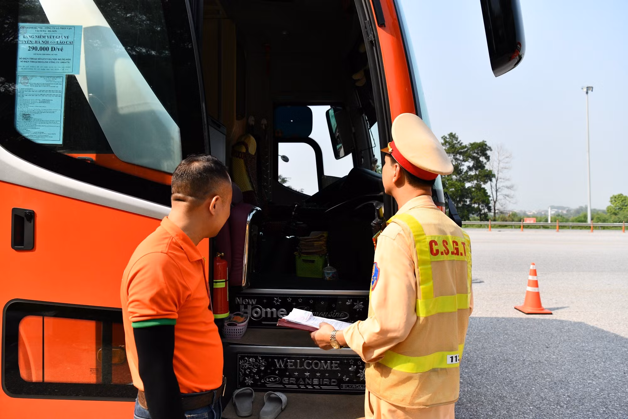Tai nạn giao thông giảm sâu 5 ngày nghỉ lễ, không xảy ra ùn tắc kéo tài -1