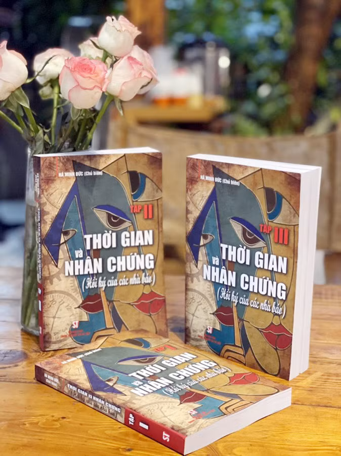 nhiều nhà văn, nhà báo ghi lại hồi ký về chiến dịch điện biên phủ trong tập sách này.jpg -1
