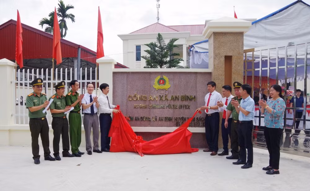 Khánh thành 2 trụ sở làm việc Công an xã An Bình&nbsp;và Công an xã Bạch Đằng -0