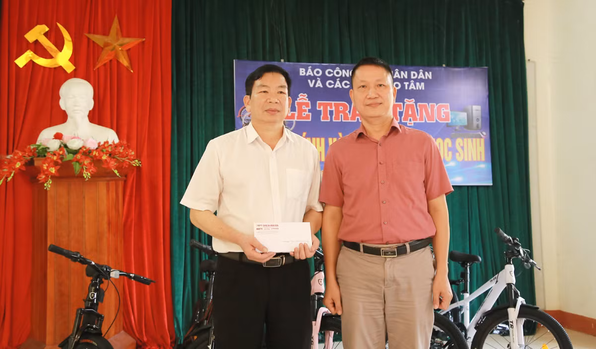 Báo CAND mang yêu thương đến với Trường Tiểu học Sơn Lâm -0