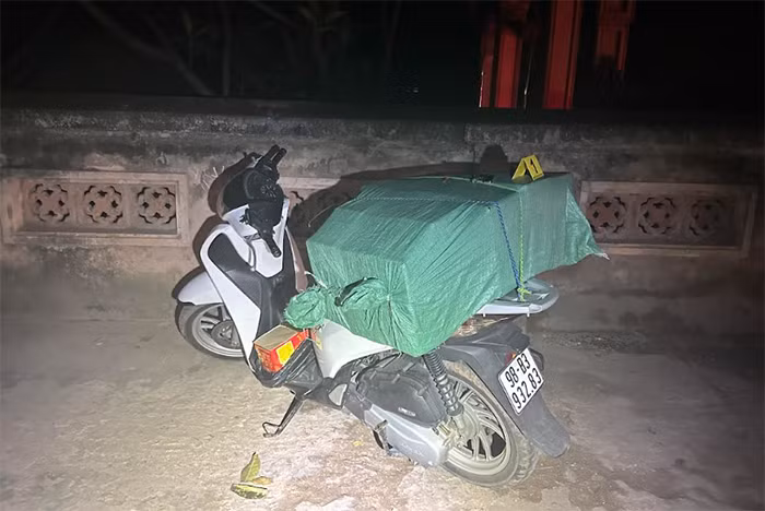 Bắt giữ 2 đối tượng vận chuyển, mua bán trái phép hơn 120 kg pháo nổ -0