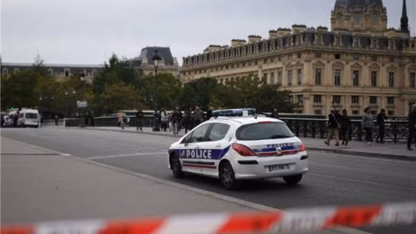 Xả súng ở ngoại ô Paris khiến nhiều người thương vong