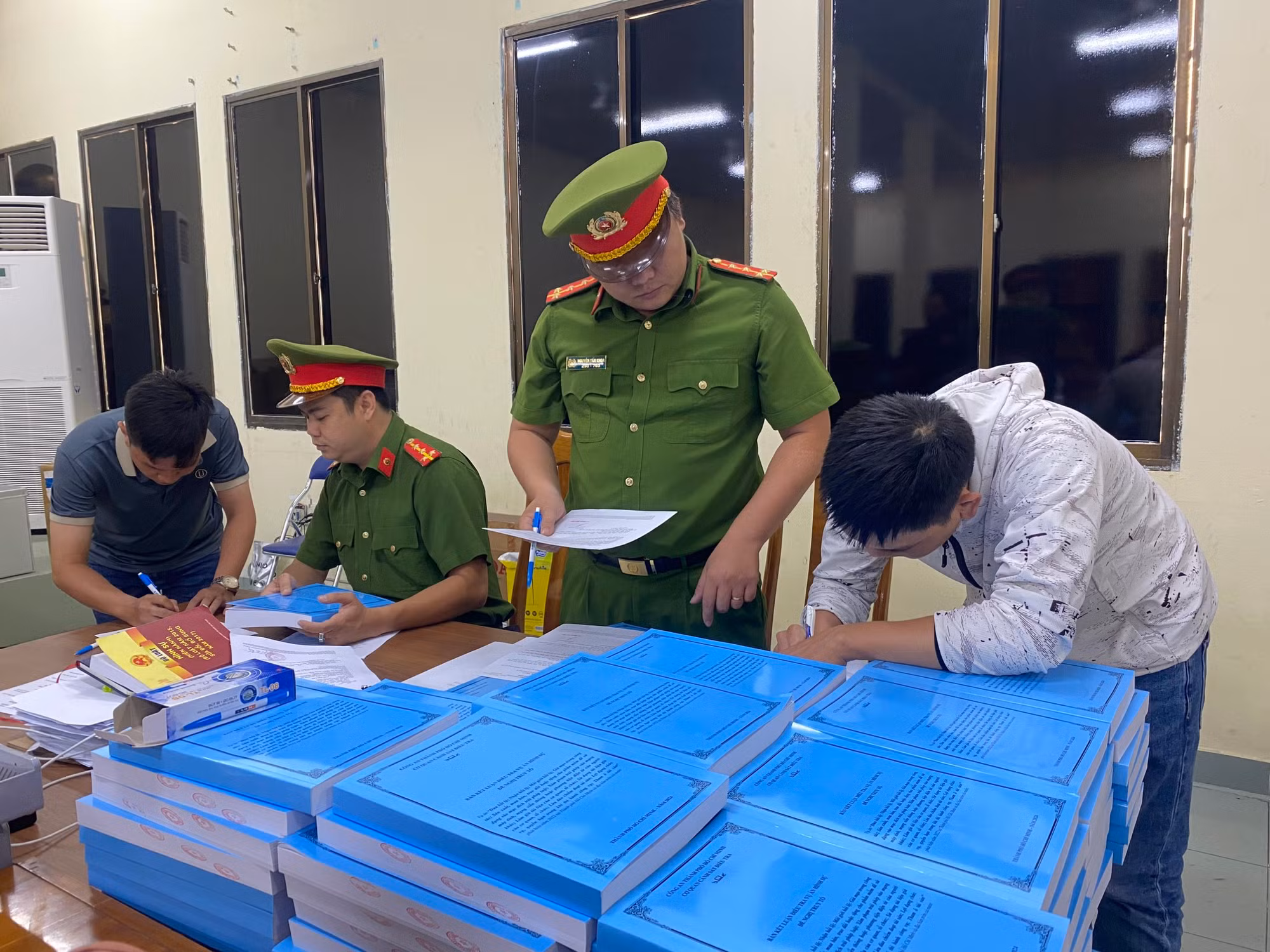 Hầu hết các bị can trong “đại án” đăng kiểm đều thành khẩn khai nhận hành vi sai phạm -0