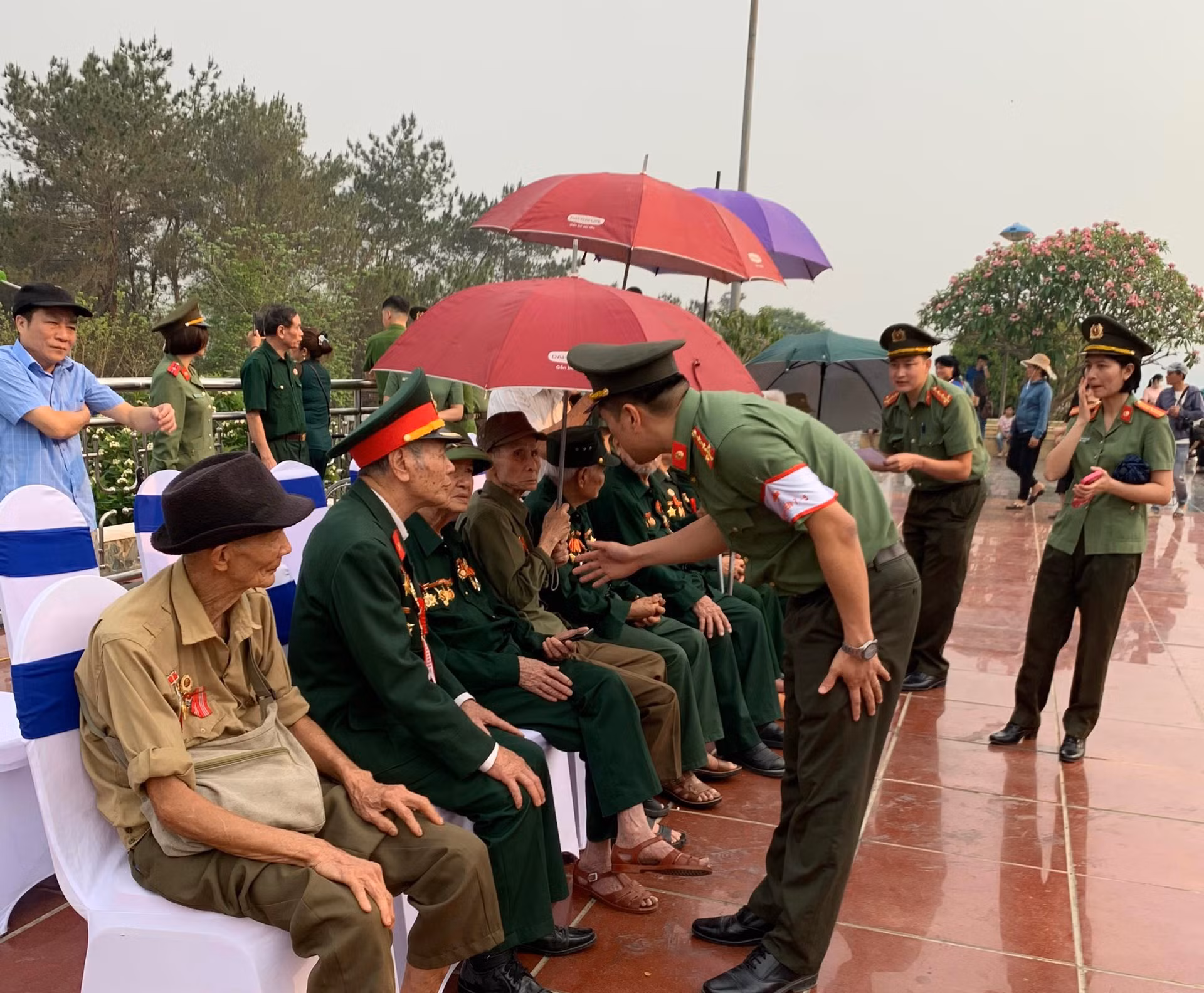 Lặng thầm những người “đi trước về sau” góp cho phần thành công Lễ Kỷ niệm 70 năm Chiến thắng Điện Biên Phủ -0