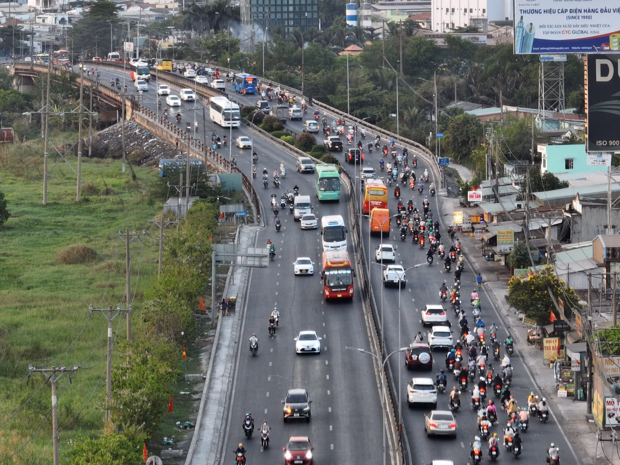 Giao thông TP Hồ Chí Minh bớt “căng thẳng” sau kỳ lễ kéo dài -1