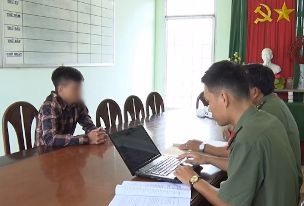 công an huyện lai vung làm việc với n.v.k (1).jpeg -0