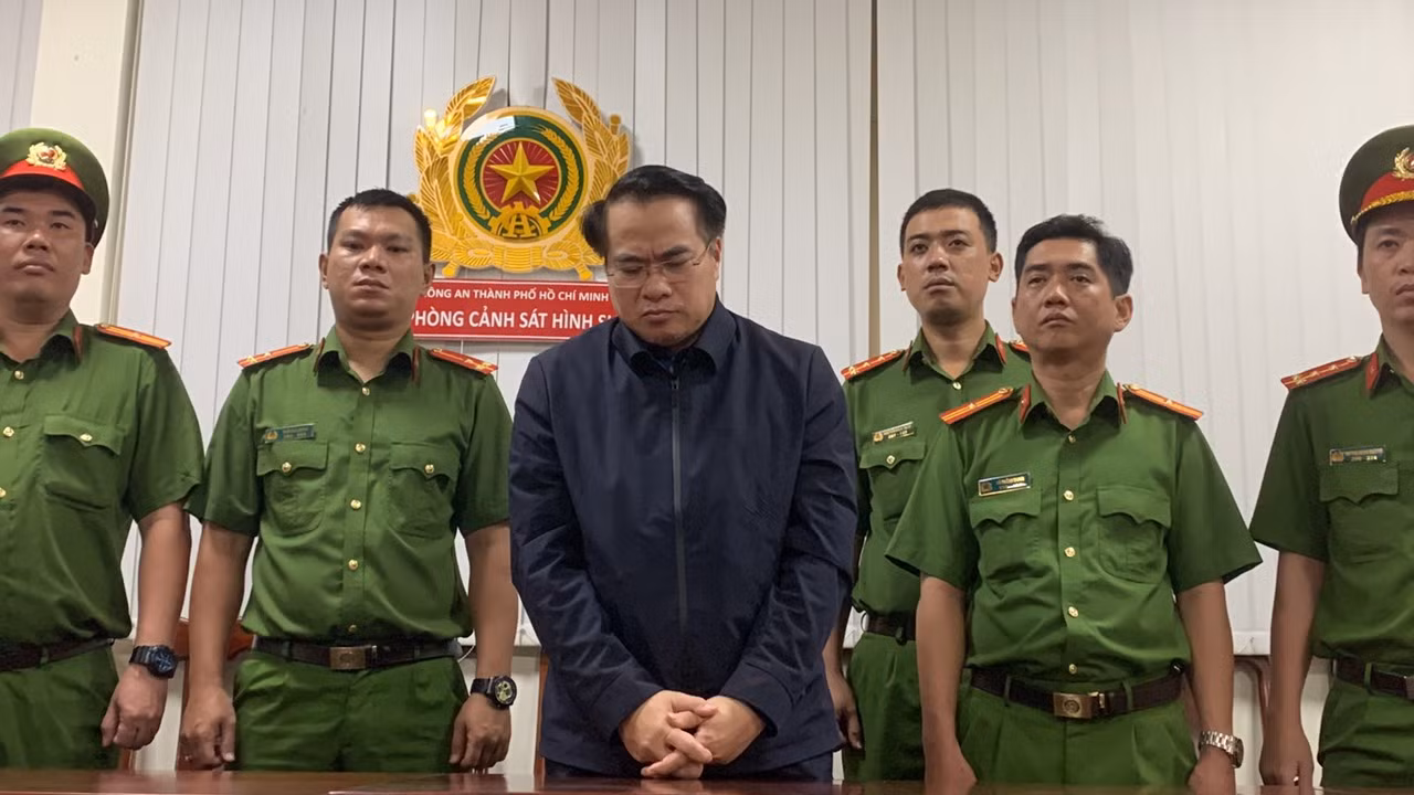 2 cựu Cục trưởng Cục Đăng kiểm Việt Nam bị xác định nhận hối lộ hơn 47 tỷ đồng -0