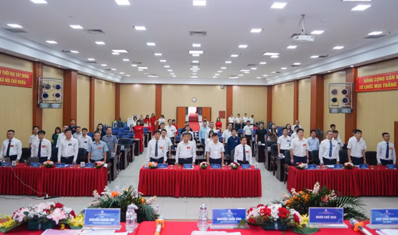 Công ty cổ phần Nhiệt điện Quảng Ninh tổ chức thành côngĐại hội đồng cổ đông thường niên năm 2024 -0