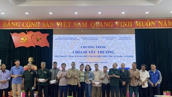 Hướng về Điện Biên Phủ anh hùng: Chia sẻ yêu thương, tri ân cựu chiến binh