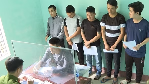 Núp bóng quán cà phê, tổ chức cá độ bóng đá hơn 14 tỷ đồng