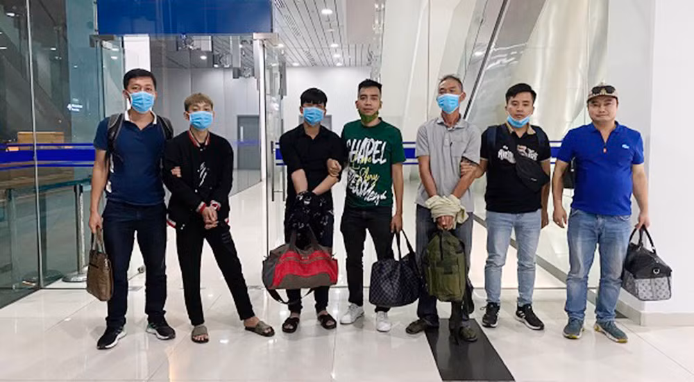 Những chuyến “tầm nã” thần tốc -0
