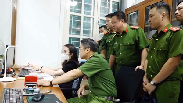 Ban hành Nghị định gỡ mọi vướng mắc để bỏ sổ hộ khẩu giấy