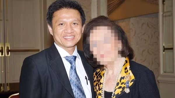 Cơ quan ANĐT Công an TP Hà Nội thực hiện lệnh bắt tạm giam đối với Nguyễn Lân Thắng ảnh 2