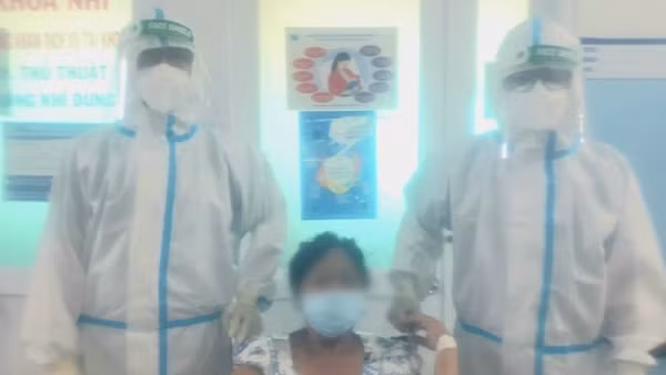 Người đàn ông bị nang giả tụy cực lớn được cứu sống ảnh 6