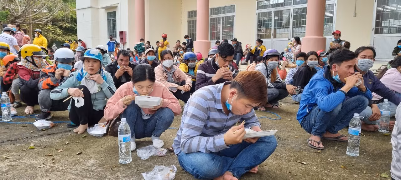 Kiên Giang – Tiếp nhận trên 7000 người dân đi xe máy về quê an toàn -0