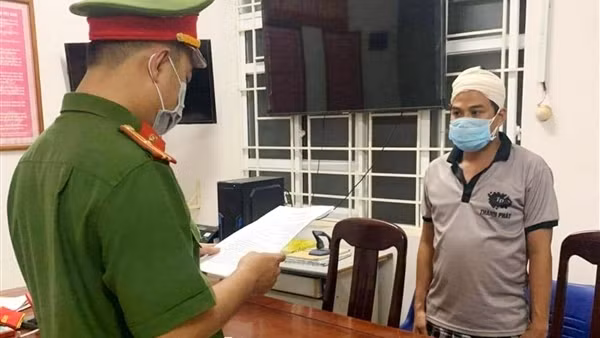 Hung thủ sát hại 2 vợ chồng khai do mâu thuẫn tình cảm ảnh 1