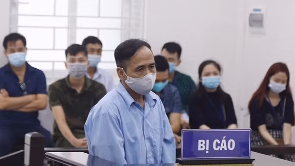 30 tháng tù giam đối với nguyên Phó Chủ tịch Thường trực HĐND thị xã Nghi Sơn ảnh 2