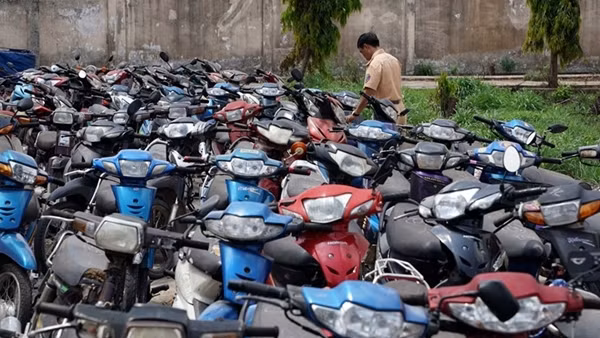 Tìm chủ sở hữu xe máy nhãn hiệu Scoopy ảnh 1