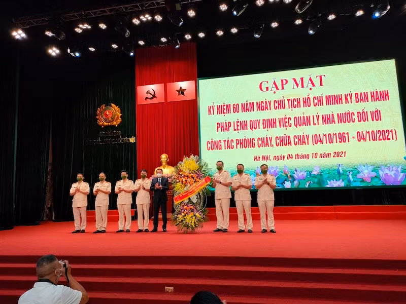 Chiến công, thành tích góp phần phục vụ phát triển kinh tế, xã hội của Thủ đô -0