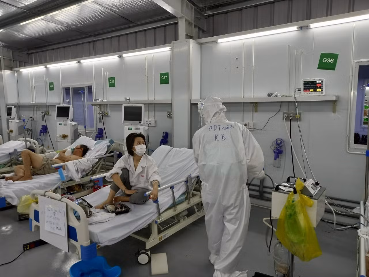 Thêm 9.605 ca mắc COVID-19, TP Hồ Chí Minh và Bình Dương đều tăng -0