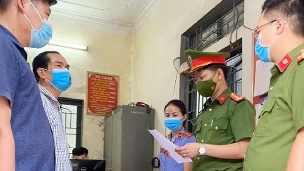 Khởi tố nguyên chủ tịch xã vi phạm trong bồi thường hỗ trợ tái định cư ảnh 4